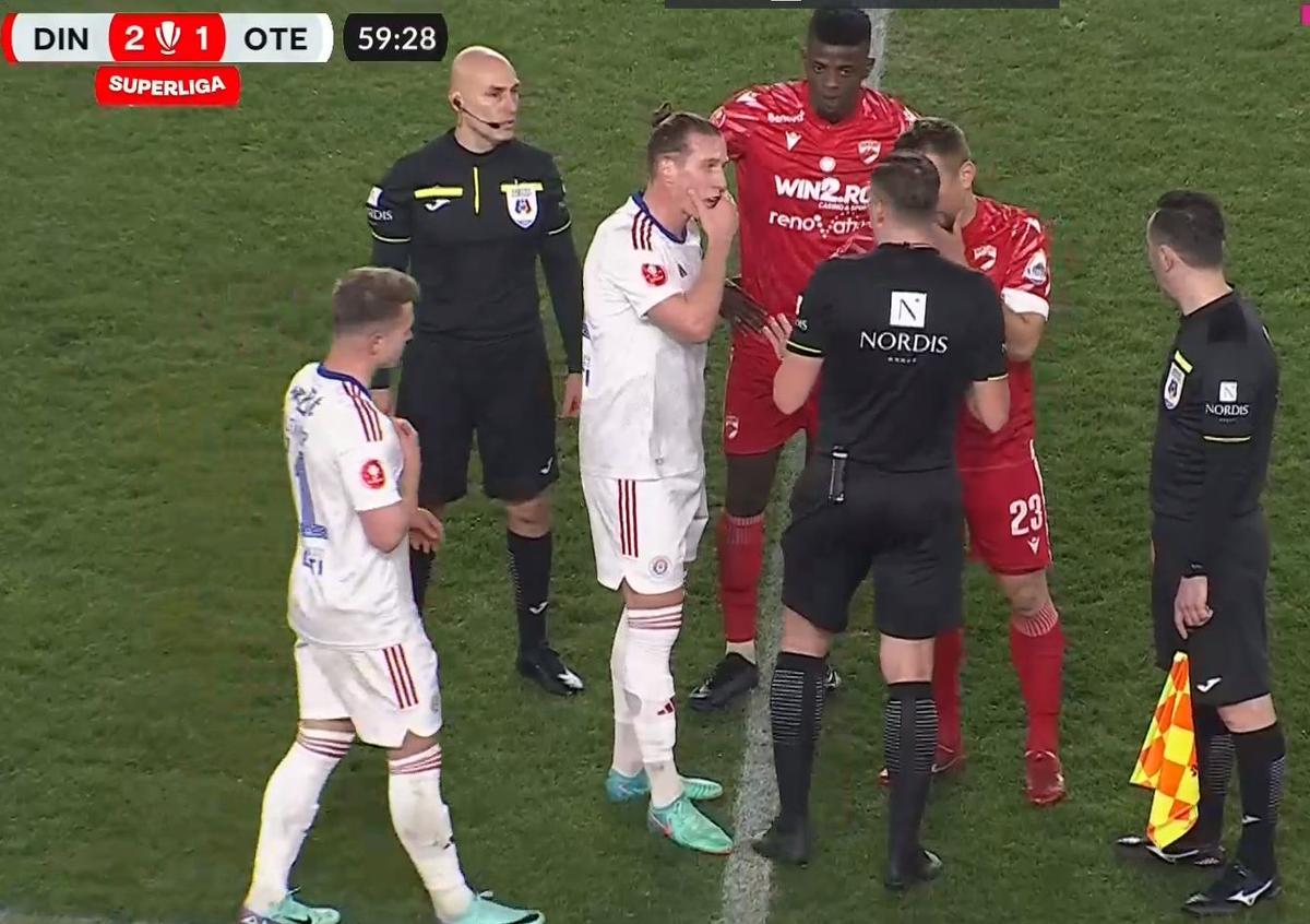 Dennis Politic, accidentat în Dinamo - Oțelul