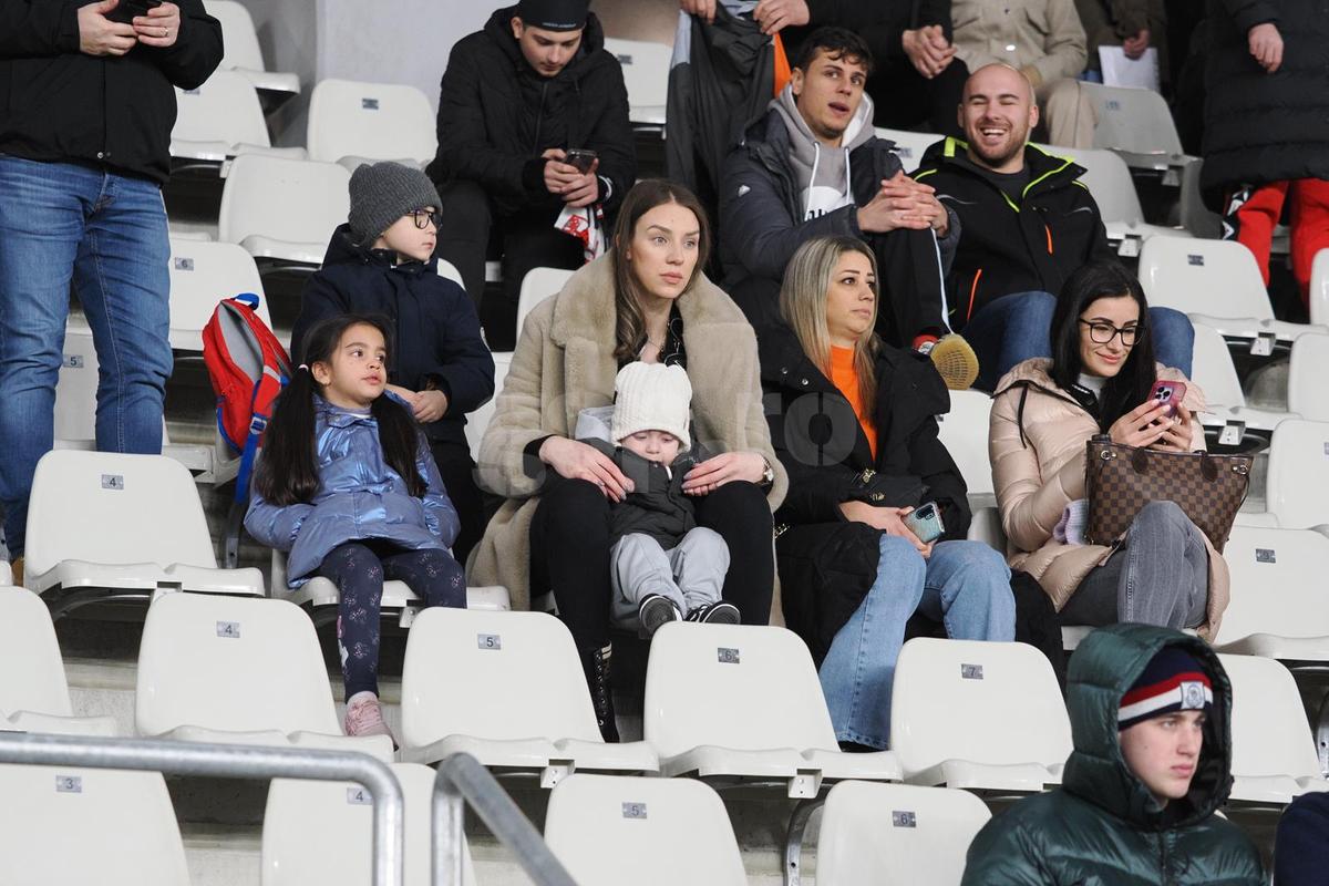 Dinamo - Oțelul 3-1 » Roșu aprins, Dinamo se ridică! Trupa lui Kopic a neutralizat-o și pe Oțelul. Cronica și notele date de Cristian Geambașu
