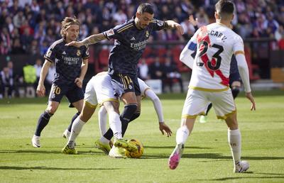 Real Madrid se împiedică din nou cu Rayo Vallecano, echipa lui Andrei Rațiu