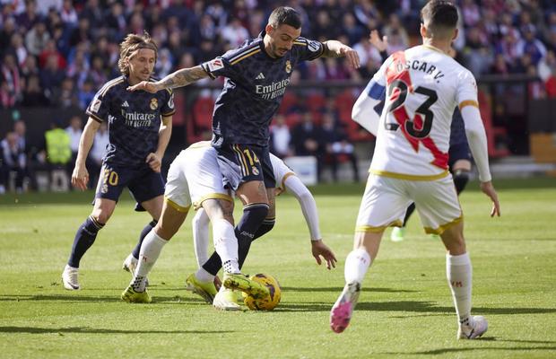Real Madrid se împiedică din nou cu Rayo Vallecano, echipa lui Andrei Rațiu