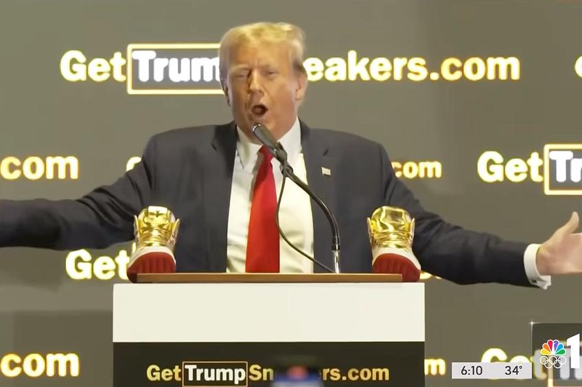 Donald Trump a lansat o linie de încălţăminte sport. Foto: Captură YouTube @NBC