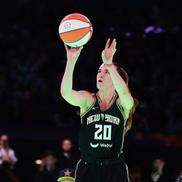 Sabrina Ionescu l-a înfruntat pe Steph Curry la All Star Game. Foto: NBA