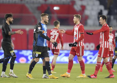 Răzvan Tincu (ultimul din dreapta) a semnat cu Minaur Baia Mare. Foto: Imago Images