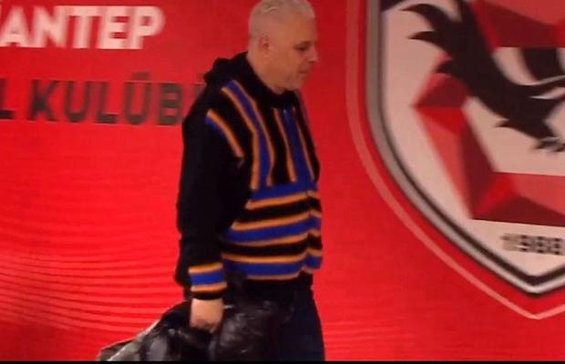 Șumudică, furios pentru ce s-a întâmplat în prelungirile meciului de azi: „Nu ai voie să faci asta! E prea mult pentru mine. Până când?”