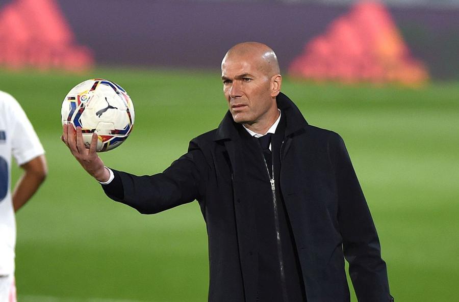 Zinedine Zidane a cucerit 11 trofee ca antrenor la Real Madrid Foto: Guliver/GettyImages Surpriză mare în Europa » Zinedine Zidane negociază cu un nume uriaș!