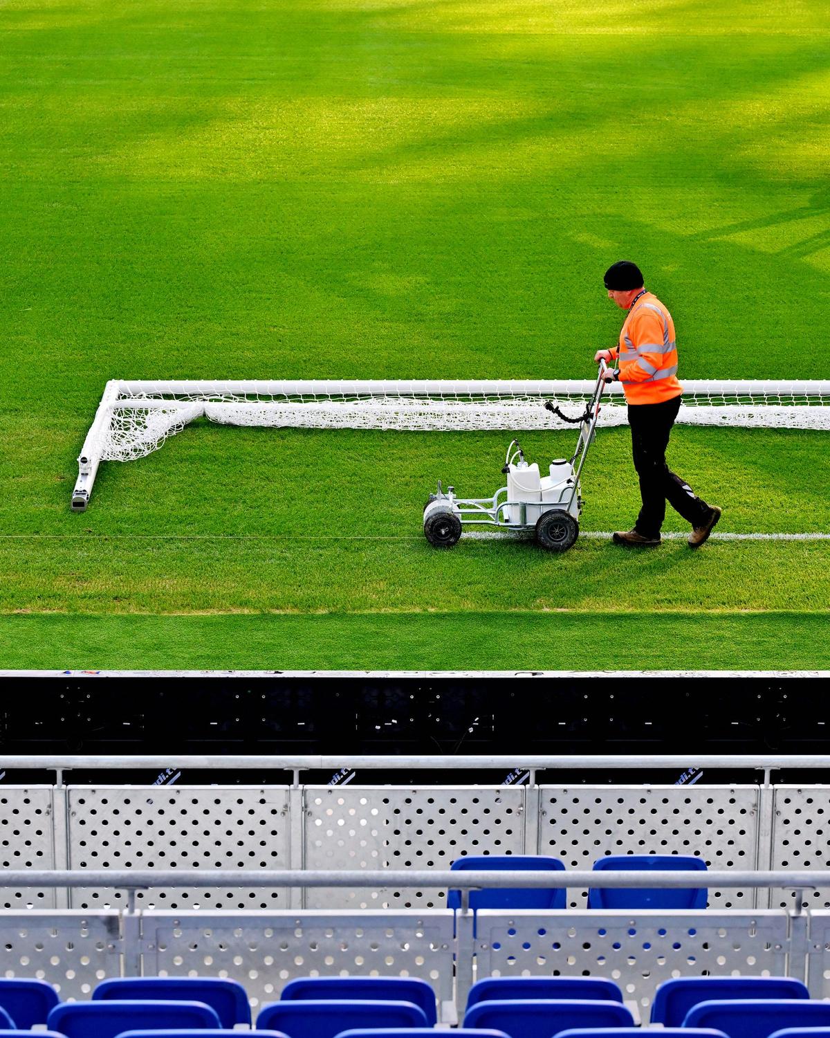 Suspendat în Premier League după ce a intrat cu trusa de scule pe stadion! Ce plănuia să facă