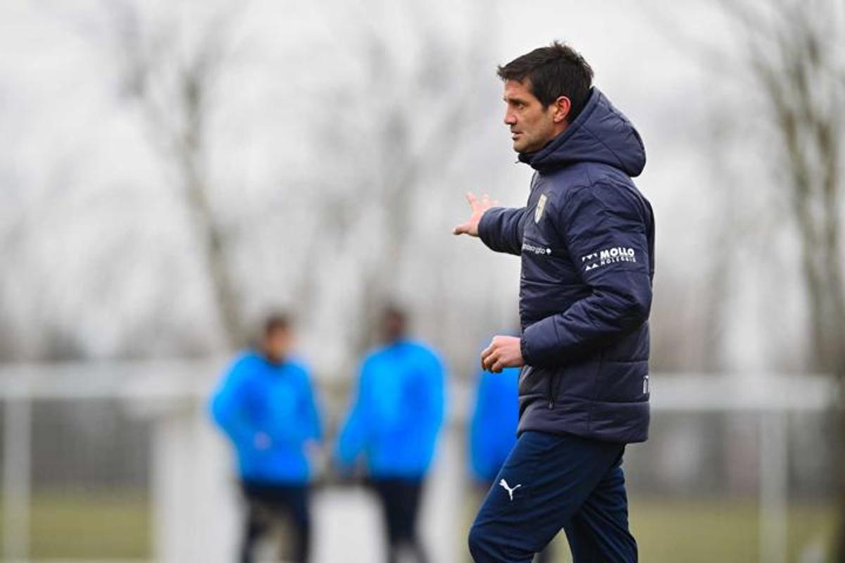 Cristi Chivu, la primul antrenament din postura de antrenor al Parmei