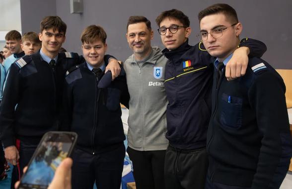 Mirel Rădoi, lecții de viață pentru viitorii militari: „Trei reguli sunt de aur. Și eu am mâncat ultimul ca să nu fac o greșeală”
