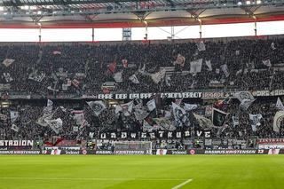 Accident grav în Bundesliga: a căzut de la tribuna superioară peste alți spectatori