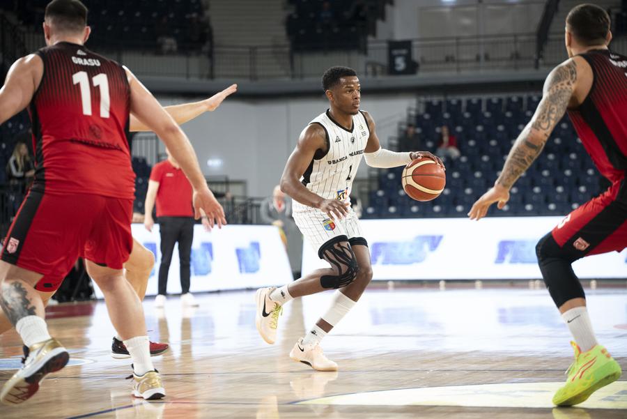 Iverson Molinar, panamezul aflat în primul sezon la U-BT Cluj-Napoca/Foto: CSM Oradea U-BT Cluj-Napoca își adjudecă din nou Cupa României, după un meci dramatic cu CSM Oradea, care a avut o prestație de admirat