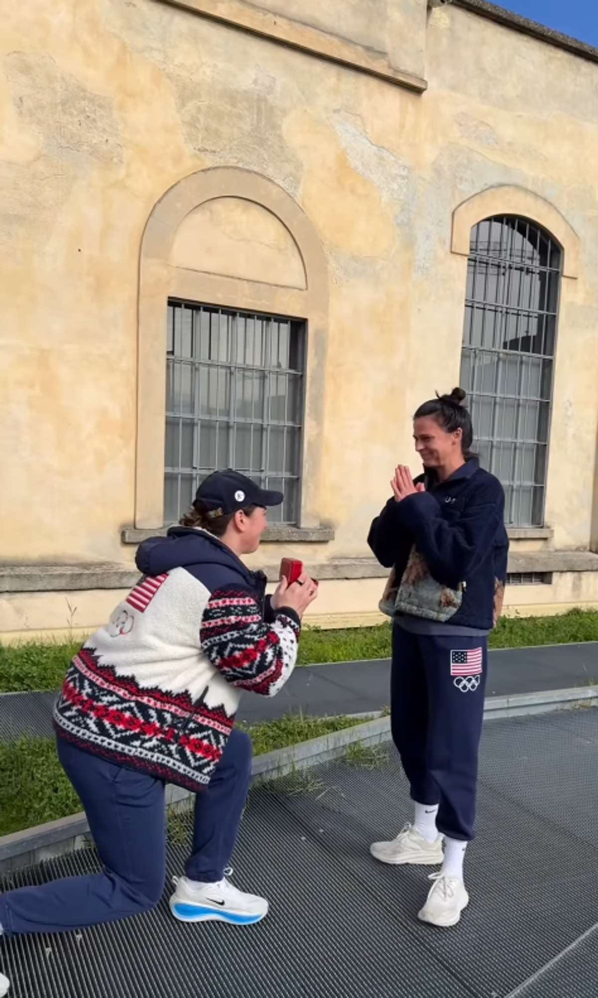 Brittany Bowe a fost cerută în căsătorie de iubita ei, Hilary Knight