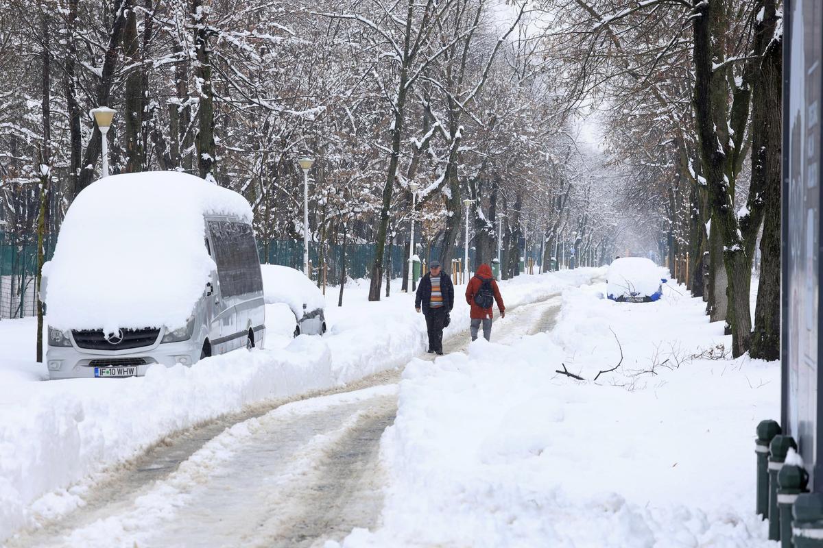 Zăpadă București - februarie 2026