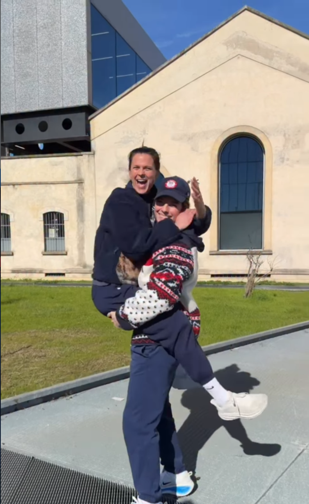 Brittany Bowe a fost cerută în căsătorie de iubita ei, Hilary Knight