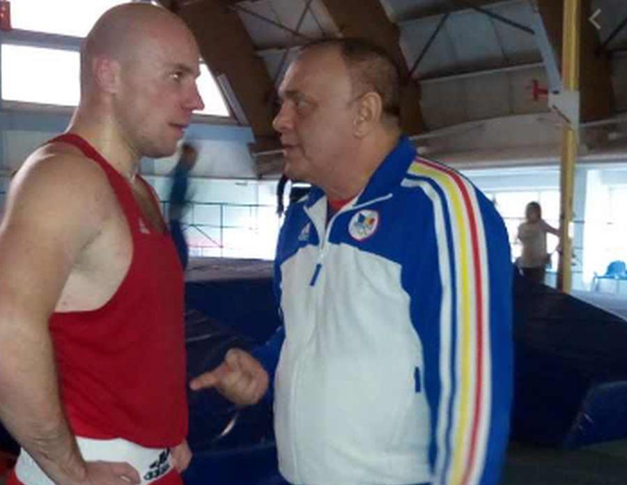 Vitalie Mârza (stânga) e puglistul acuzat că l-a bătut pe Mihai Oprea / FOTO: SCM Bacău VIDEO EXCLUSIV Fost kickboxer român, snopit în bătaie în plină stradă de un fost pugilist: „A încercat să mă înjunghie!”