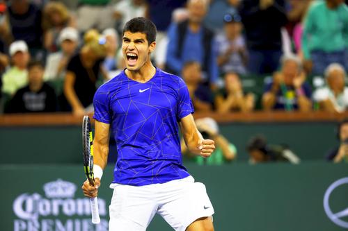 Spaniolul Carlos Alcaraz (18 ani, 19 ATP) l-a învins pe britanicul Cameron Norrie (26 ani, 12 ATP), campionul en-titre de la Indian Wells, scor 6-4, 6-3 și s-a calificat în semifinalele turneului american.