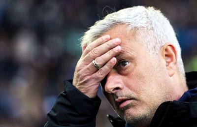 Jose Mourinho „tună” înainte de Derby della Capitale: „Noi am jucat în Conference League, în timp ce Lazio și Sarri au stat acasă și au fumat”