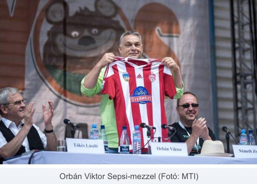 Orban s-a pozat cu tricoul lui Sepsi în 2017, după ce covăsnenii au promovat în Liga 1 Pe cine susține Sepsi la alegerile din Ungaria » Viktor Orban amenință democrația: „La dracu', nu credeam că vrea o dictatură!”