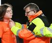 O persoană a pătruns pe teren și a reușit să se lege de unul dintre stâlpii porții „caramelelor” în Everton - Newcastle // foto: Guliver/gettyimages