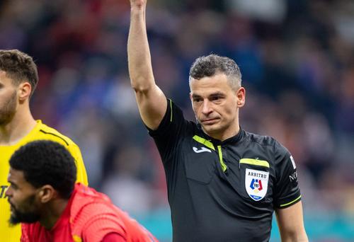 FCSB a cerut două lovituri de la 11 metri în primul sfert de oră al reprizei secunde din derby-ul cu CS Universitatea Craiova, la scorul de 1-0 pentru olteni.