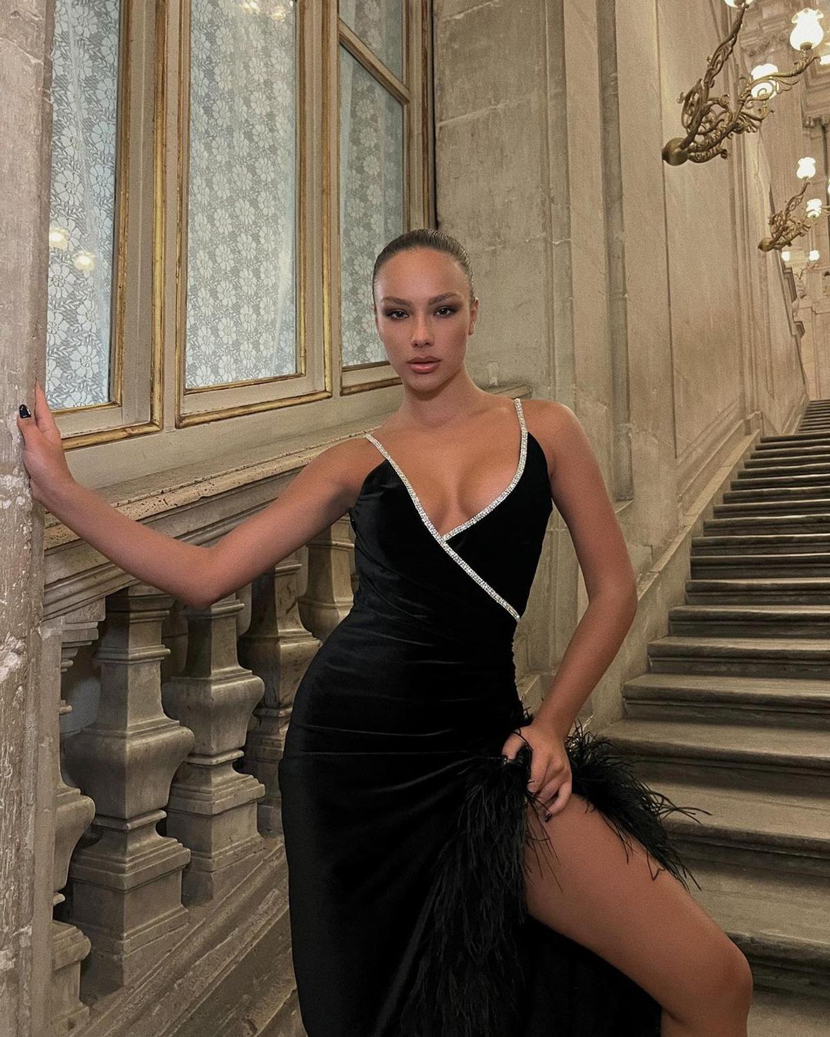 Fosta iubită a lui Neymar, surprinsă topless la TV! Imaginile care au stârnit controverse