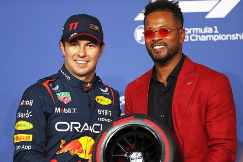 Sergio Perez, în stânga, va pleca din pole-position în cursa de duminică din Arabia Saudită // sursă foto: Guliver/gettyimages