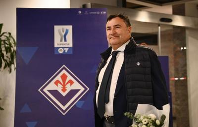 Vești îngrijorătoare din Italia. Directorul executiv al Fiorentinei este ținut acum în viață de aparate!