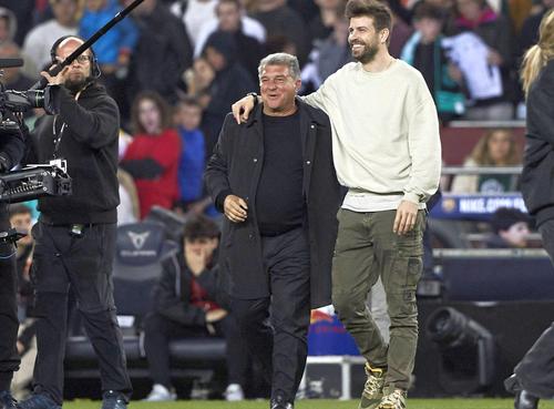 Joan Laporta și Gerard Pique (foto: Imago)