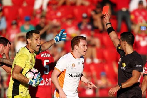 Un jucător din Franța, suspendat 30 de ani după ce a bătut un arbitru