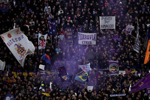 Peste 20.000 de fani viola au „maltratat-o” pe Juventus în tribune, la fel cum în iarbă jucătorii Fiorentinei au învins la scor / Foto: Imago
