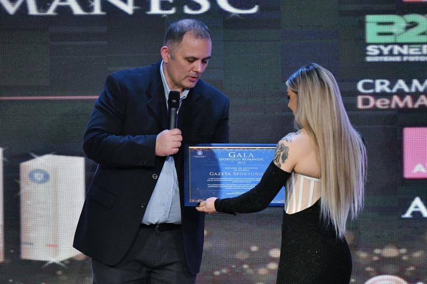 Reprezentantul GSP, jurnalistul Justin Gafiuc, a primit premiul în numele publicației, înmânat de Mihaela Cambei, halterofila care a cucerit argintul la Jocurile Olimpice de la Paris, la categoria 49 kilograme