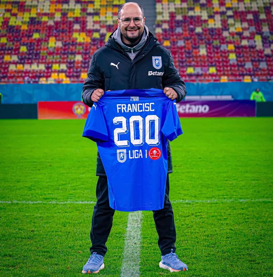 Spionaj pentru FCSB sau nepotism la Craiova? » Adus ca o supervedetă, se consideră acum mazilit pentru a-i face loc în echipă lui Rădoi junior!