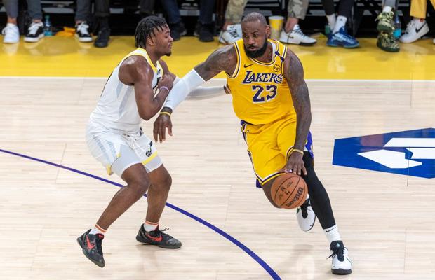 Au îngrozit planeta! » Ce se întâmplă cu picioarele lui LeBron James?