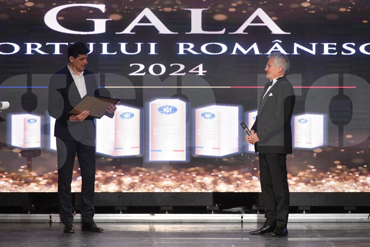 Prezent la Gala Sportului Românesc, Boloni a recunoscut discuțiile cu patronul din Superligă: „Acum o oră și jumătate am vorbit”