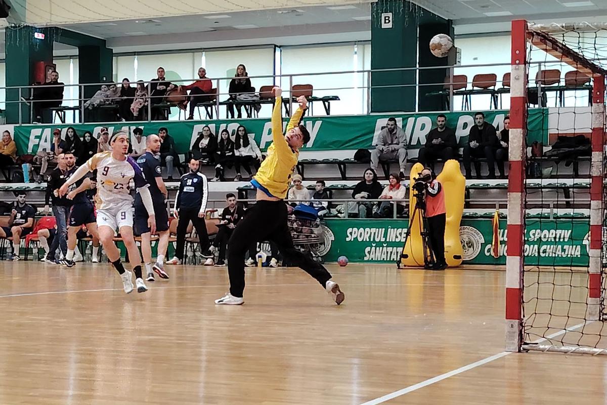 Spectacolul unui meci de handbal surprins cu noul telefon HONOR Magic7 Lite: cum te ajută tehnologia AI să captezi momente de neuitat