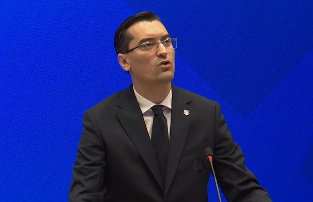 Alegeri la FRF » Răzvan Burleanu a câștigat cu un scor zdrobitor al patrulea mandat, apoi și-a umilit adversarul: „Cine este măscăriciul acesta?”