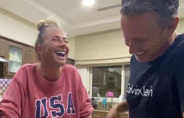 VIDEO. Insider în bucătărie » Pregătiri de Paște în familia Laurențiu Reghecampf - Anamaria Prodan, la Dubai