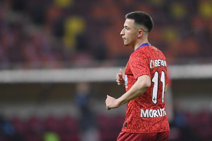 Olimpiu Moruțan, accidentat, a ieșit de pe teren în minutul 60 al meciului cu FC Botoșani.