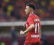 Olimpiu Moruțan, accidentat, a ieșit de pe teren în minutul 60 al meciului cu FC Botoșani.