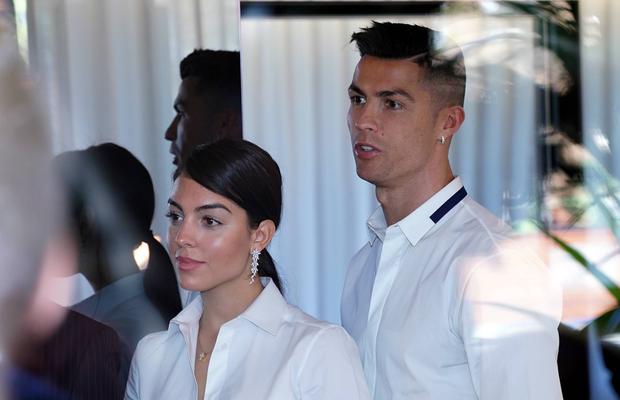 Veste cutremurătoare pentru Cristiano Ronaldo și Georgina » Unul dintre gemeni a murit la naștere: „Ești îngerul nostru și te vom iubi mereu”