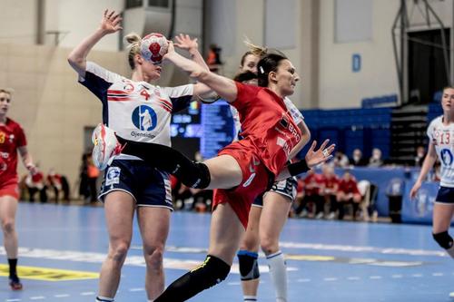 Eliza Buceschi revine în rândul 