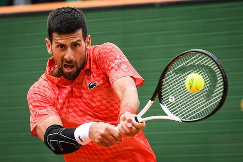 Novak Djokovic a jucat la Monte Carlo cu bandaj pe cotul drept Foto Imago