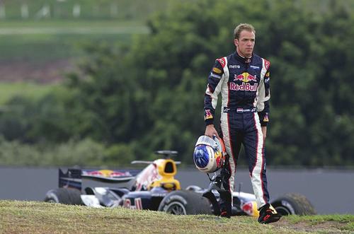 Robert Doornbos (41 de ani), fost pilot de Formula 1 olandez, a fost jefuit în fața casei sale din Amsterdam. 
Foto: Getty Images