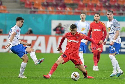 Răzvan Stanca (43 de ani), fost portar la FCSB, crede că Farul Constanța este favorită la câștigarea titlului în SuperLiga, opinie exprimată la GSP Live.