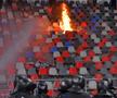Imagini cu incendiul provocat de galeria dinamovistă / Sursă foto: Cristi Preda, Raed Krishan
