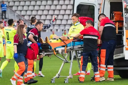 Luca Mihai la momentul accidentării / Foto: GSP.ro