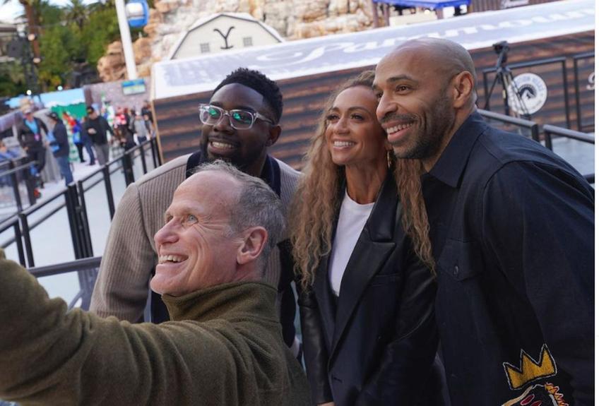 Micah Richards (35 de ani), Jamie Carragher (46 de ani) și Kate Abdo (42 de ani), gașca veselă de la CBS Sports, au oferit o sugestie pentru UEFA.