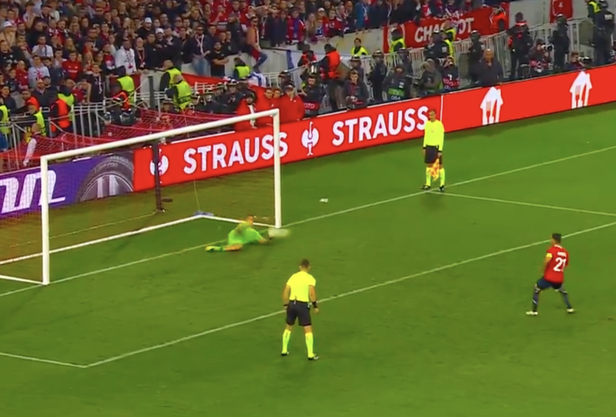 Ce încurcătură! Emiliano Martinez n-a fost eliminat după ce a primit două „galbene”, dar UEFA l-a suspendat » Care e explicația