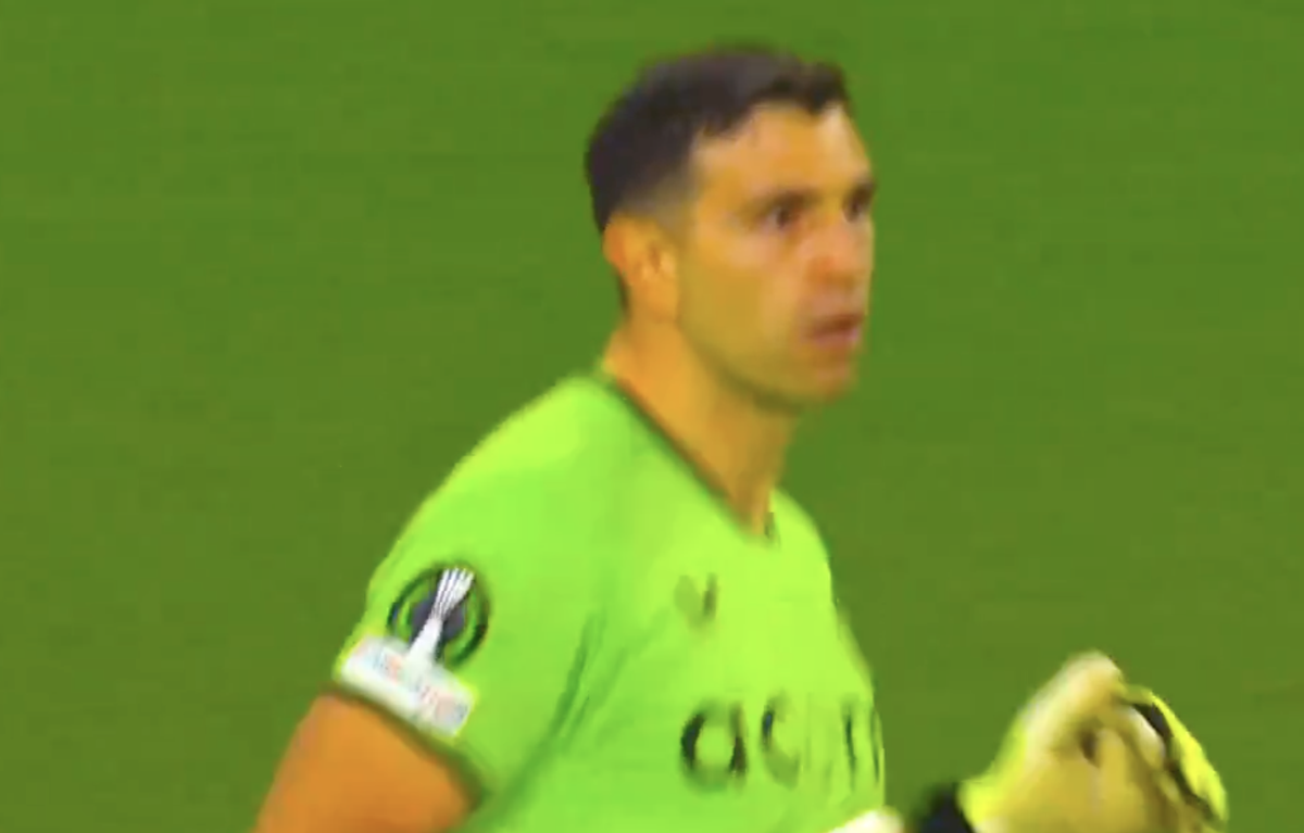 Ce încurcătură! Emiliano Martinez n-a fost eliminat după ce a primit două „galbene”, dar UEFA l-a suspendat » Care e explicația