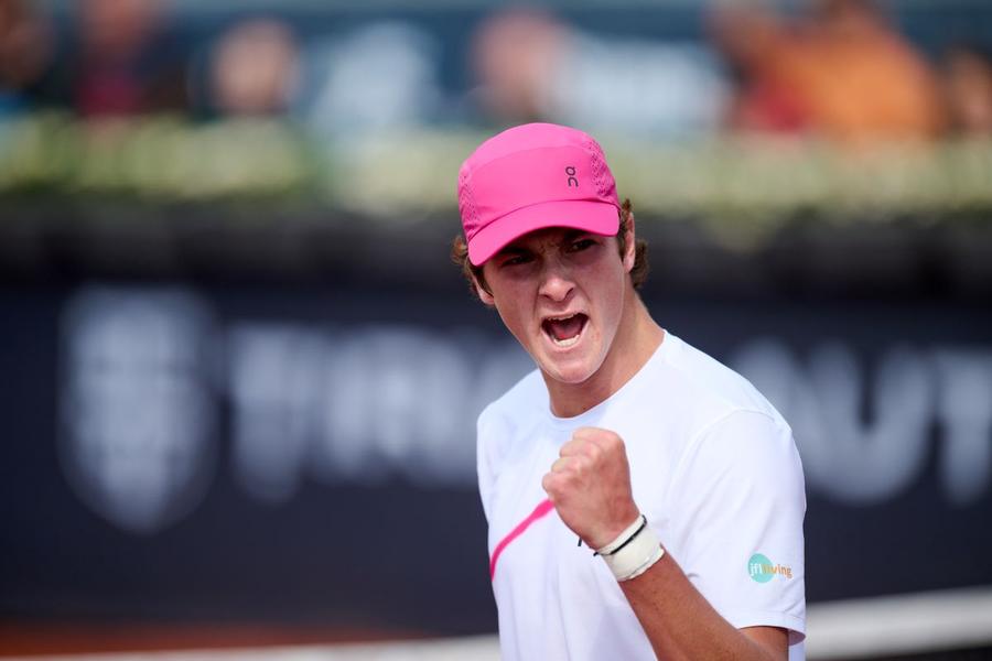 Joao Fonseca, la 17 ani, beneficiar al unui wild card, a devenit cel mai tânăr sfertfinalist din istoria turneului ATP de la București!