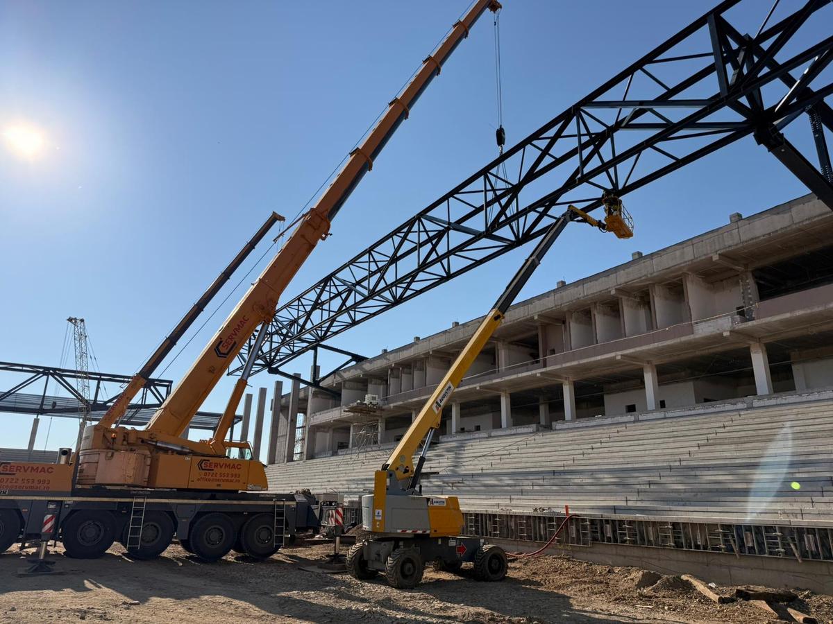 S-a montat gazonul pe cea mai nouă arenă din România: se apropie inaugurarea!